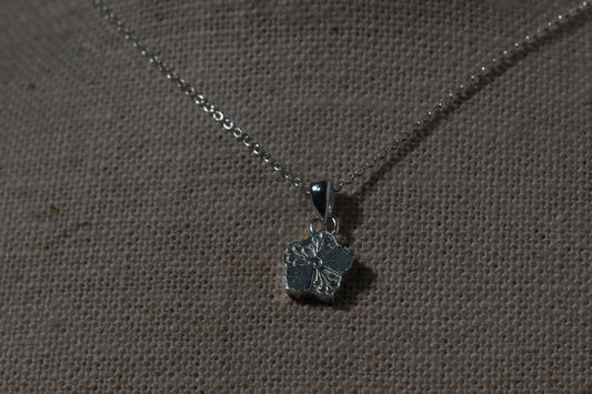 오얏꽃-컬렉션-The-Plum-Blossom-Collection-단아한-한-송이-꽃-전통의-품격을-담다. nawoljewelry