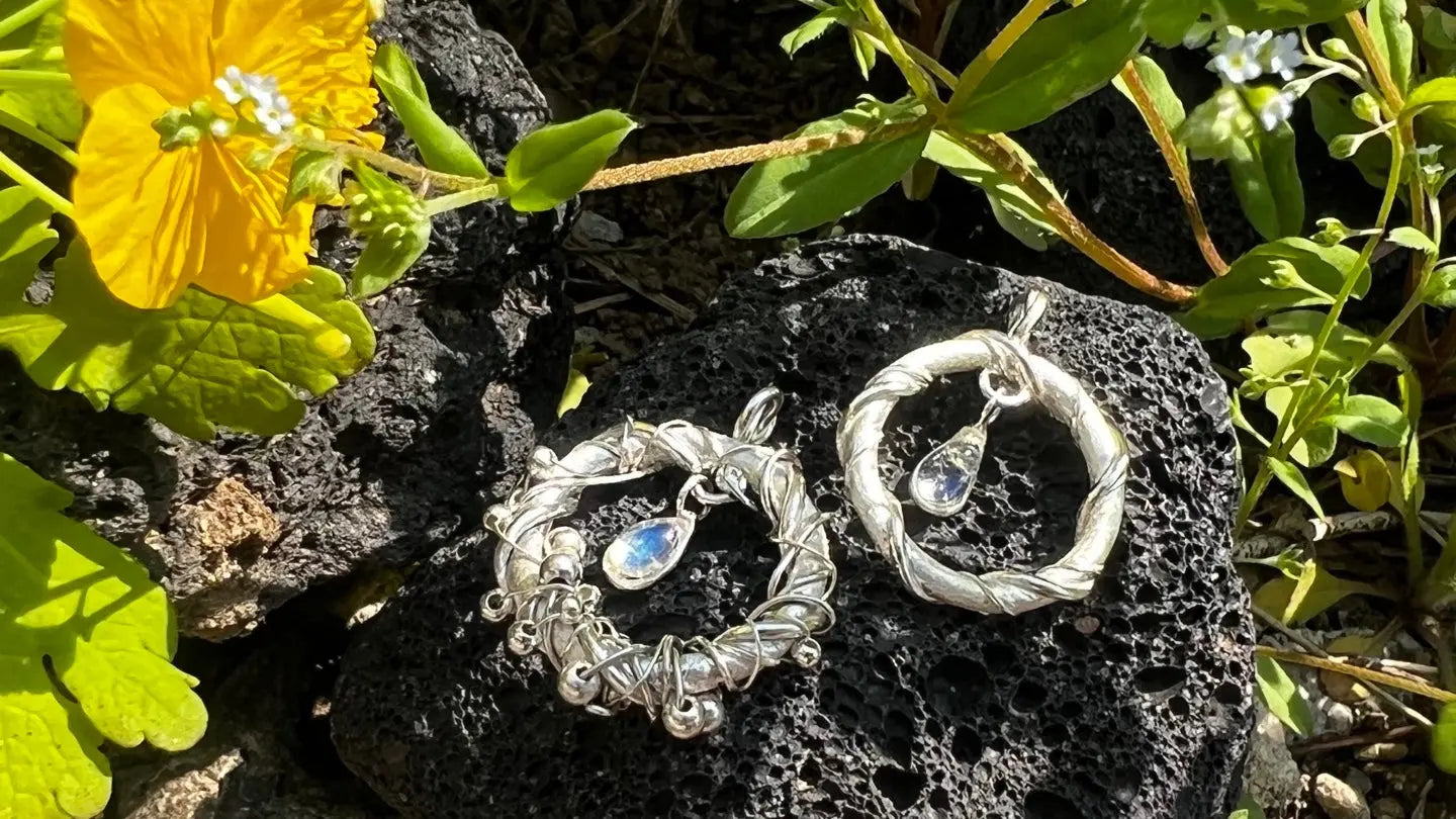 덩굴-자연이-빚어낸-영롱한-순간-이슬-머금은-덩굴 nawoljewelry