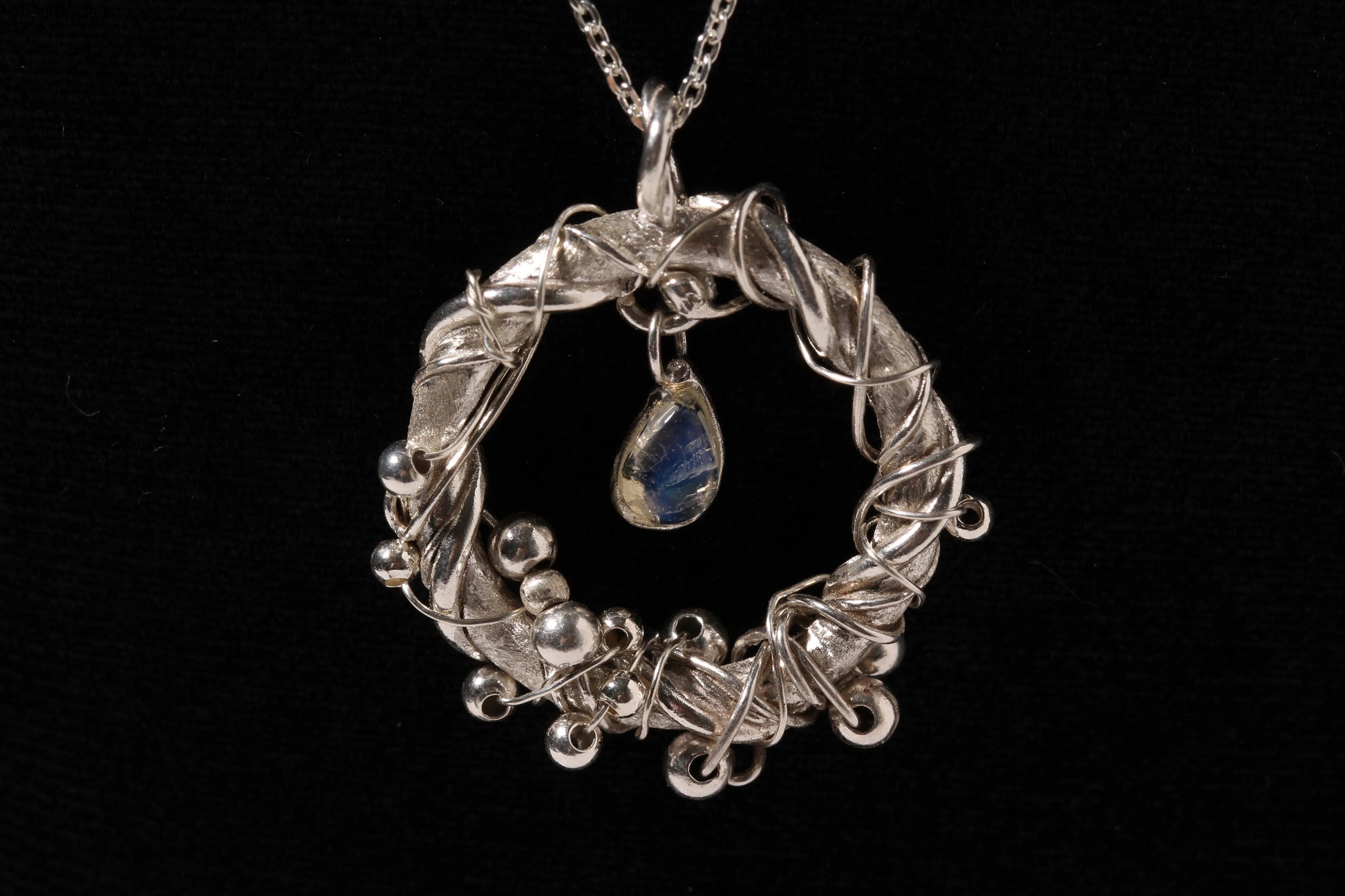 은구슬 덩굴 목걸이(Silver Dew Vine Necklace) nawoljewelry