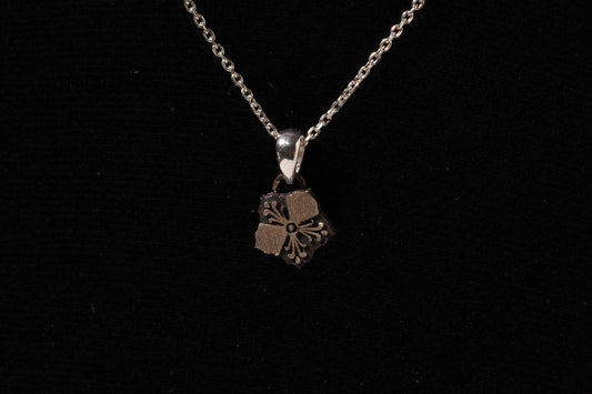 오얏꽃 무늬 목걸이(Plum Blossom Pendant) nawoljewelry