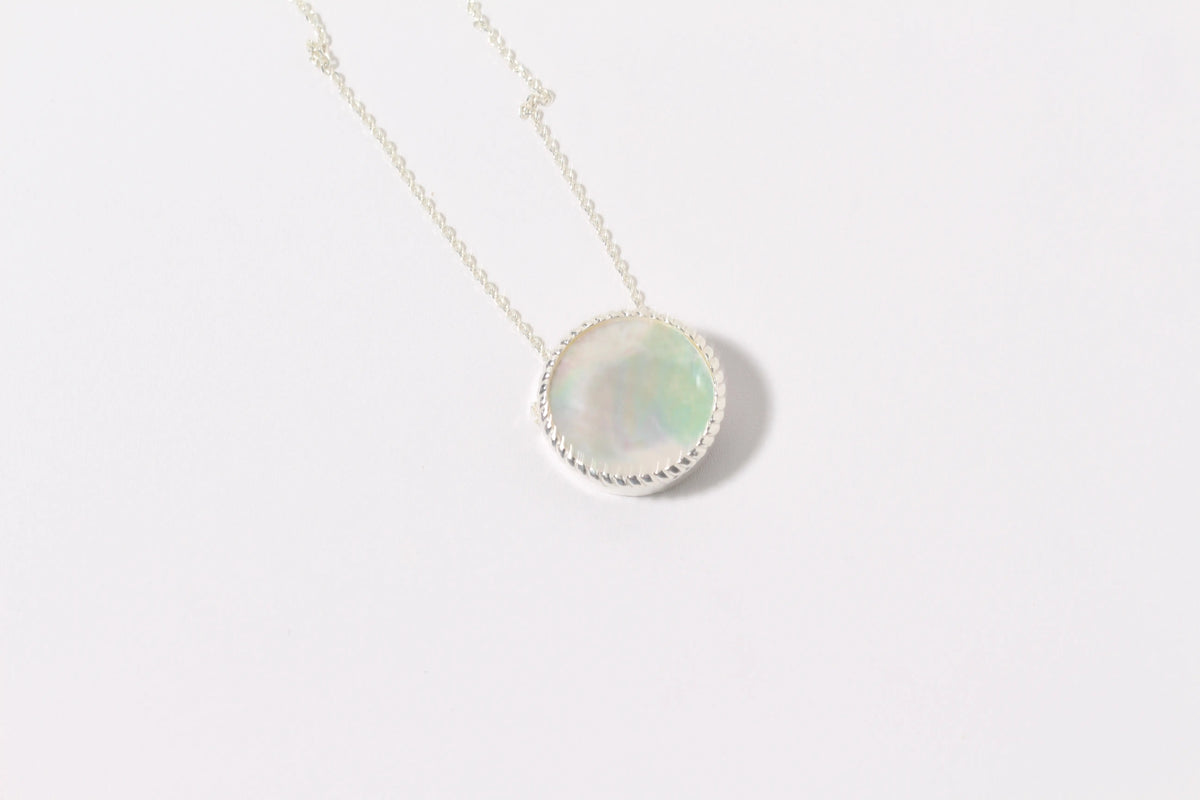 낮밤 목걸이 (Day & Night Pendant)