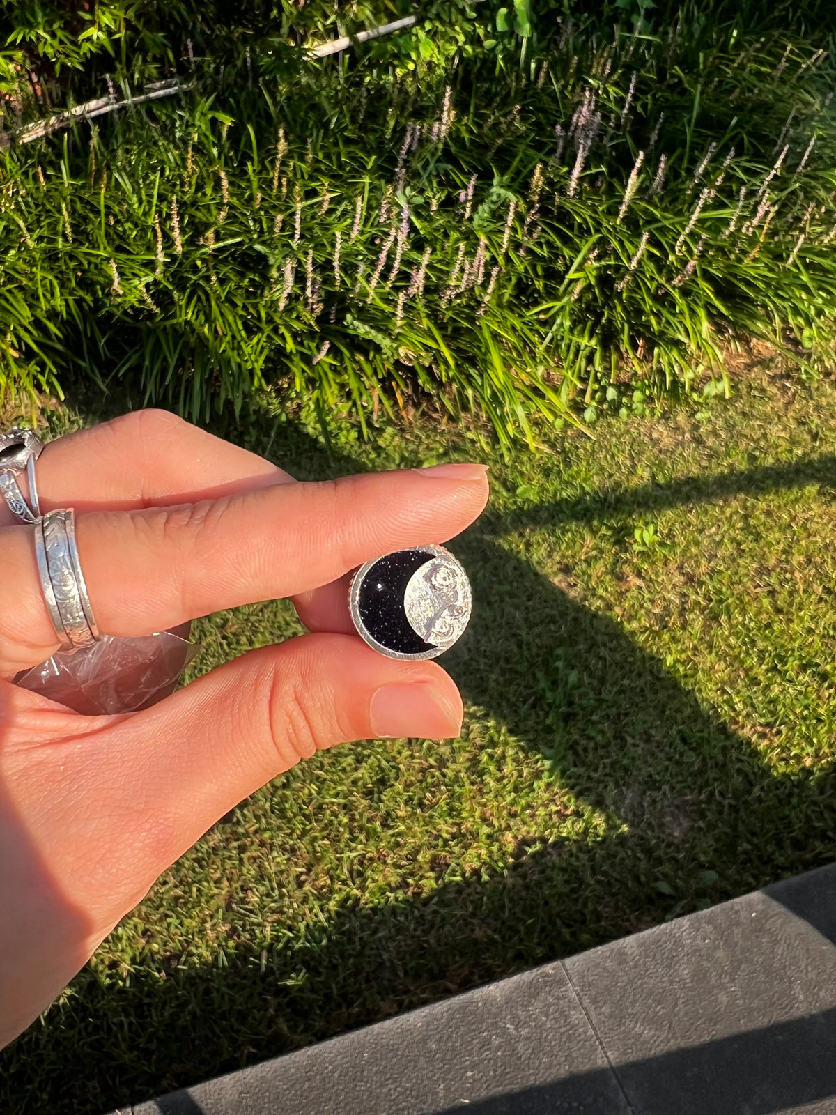 낮밤 목걸이 (Day & Night Pendant)